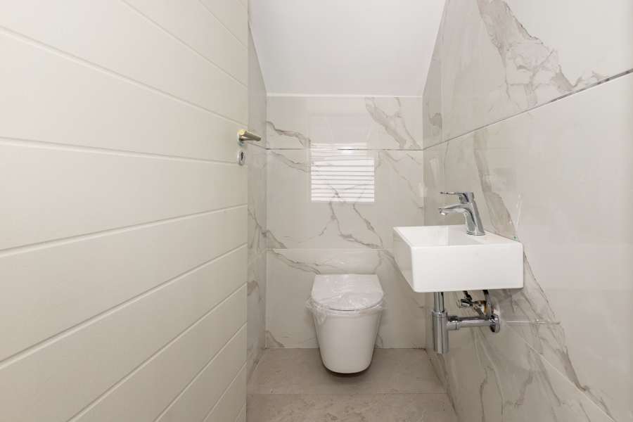 4 Bedroom Property for Sale in Sandown Western Cape